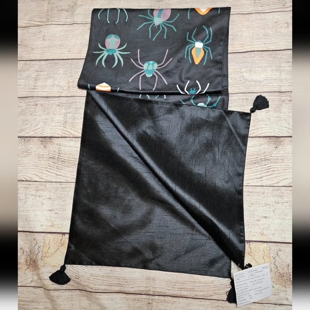 Marlo Lorenz Halloween spooky spiders tassle table runner